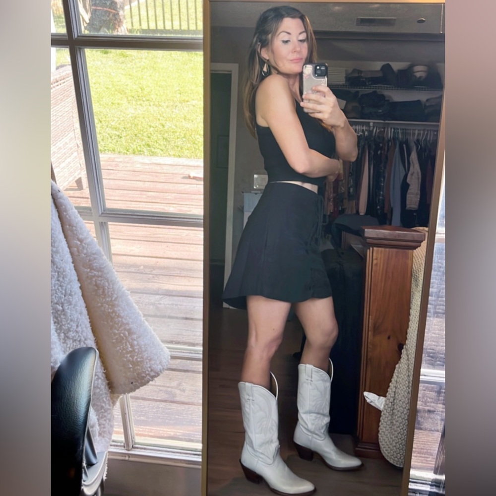 Free People black, lace up, miniskirt Size 2 ❤️‍🔥🖤